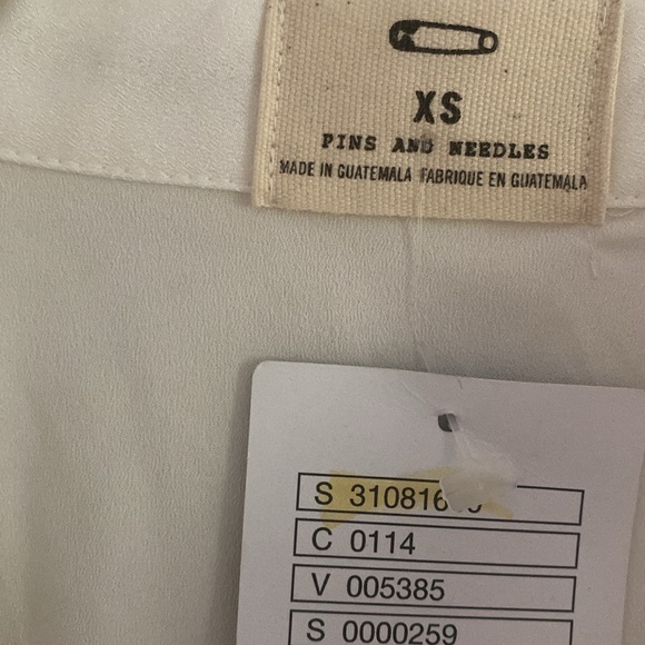 NEW WITH TAGS Urban Outfitters Daisy Sequin Tank Top - Picture 2 of 5